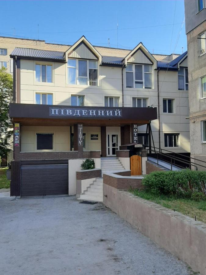 Hotel Pivdennyi Oleksandriia Екстериор снимка