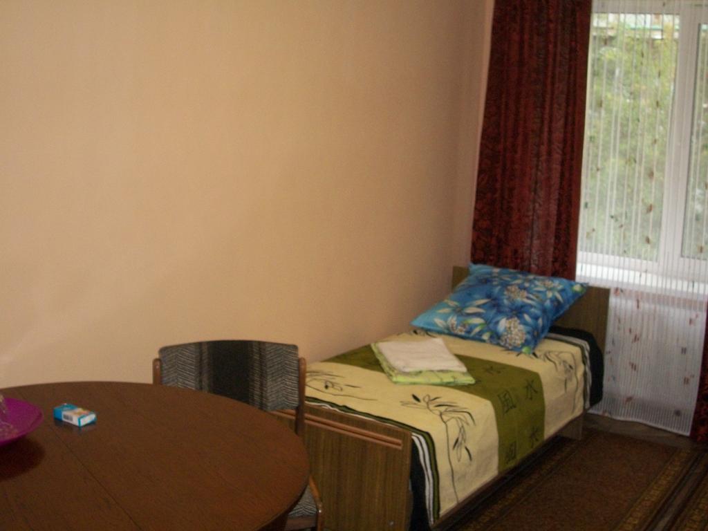 Hotel Pivdennyi Oleksandriia Стая снимка